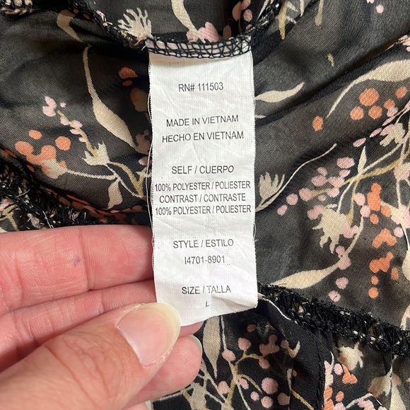 Lilly White Black Flower Blouse. Size L - Picture 9 of 9